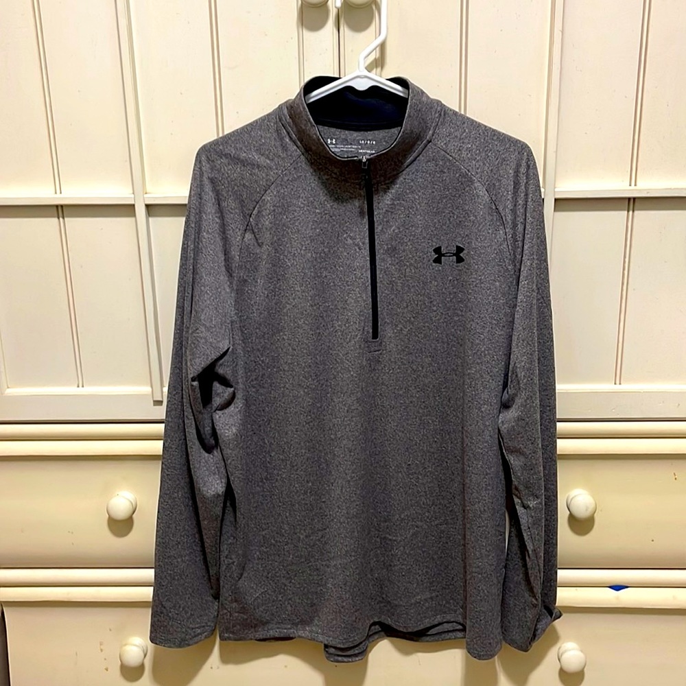 Mens long sleeves pullover. Zip.